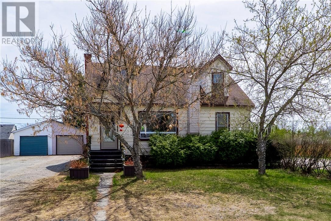 Property Photo:  251 Eleventh Avenue  ON P3Y 1M7 