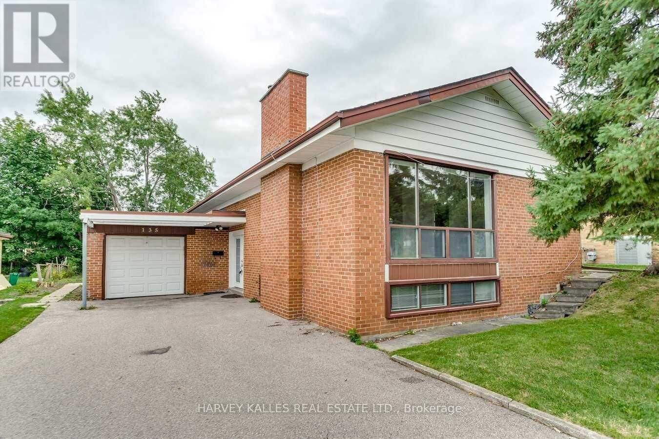 Property Photo:  135 Combe Avenue  ON M3H 4K2 