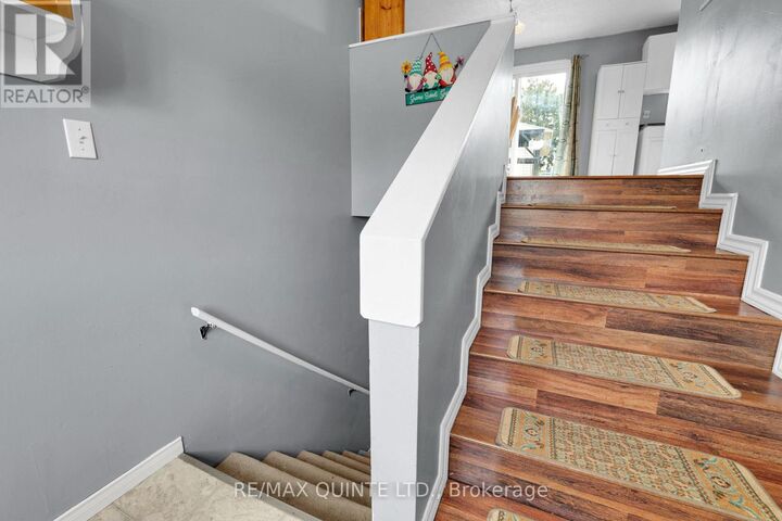 Property Photo:  62 Dufferin Avenue  ON K8V 5C9 