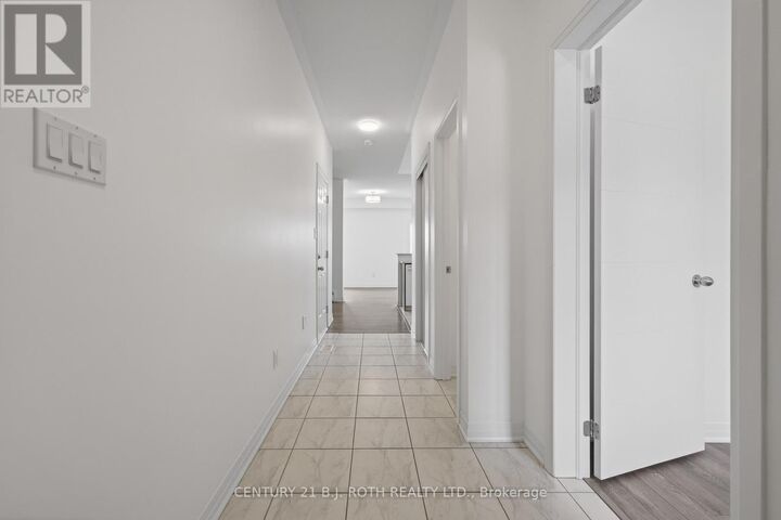 Property Photo:  17 Bedford Estates Crescent  ON L4N 9K5 