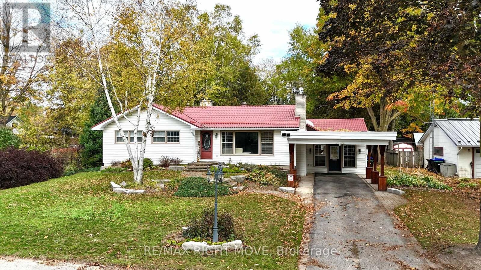 Property Photo:  234 Oak Street  ON L0M 1S0 