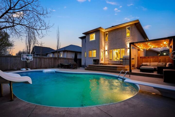 Property Photo:  138 Georgetown Drive  MB R3Y 1V1 