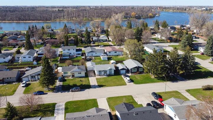 Property Photo: 34 Phoebe Street MB R1N 3E8