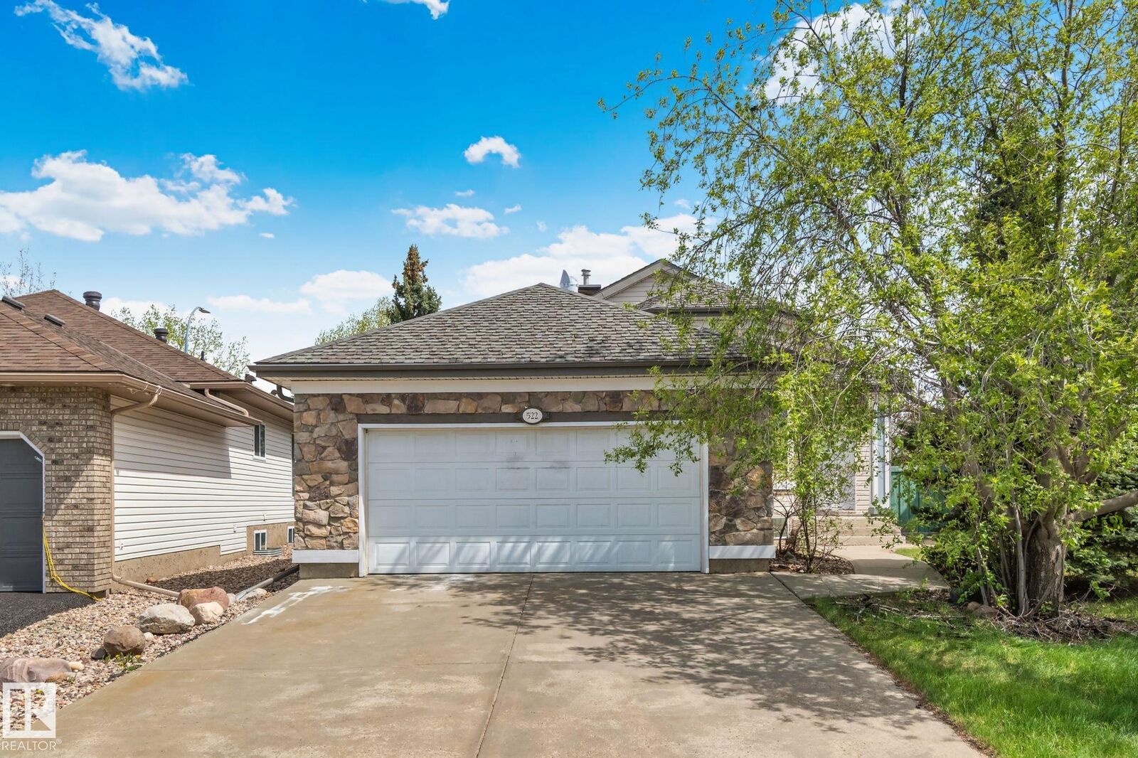 Property Photo: 522 Hunters Way NW AB T6R 2W1