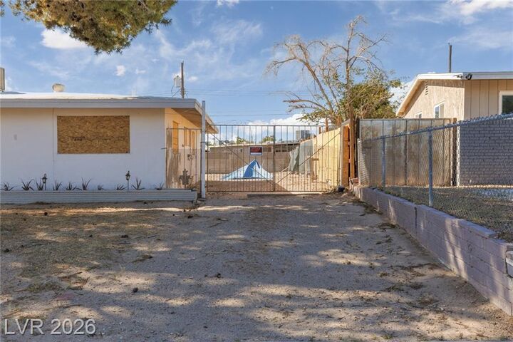 Property Photo:  3505 Navajo Way  NV 89108 