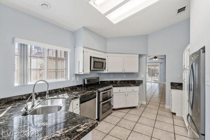 Property Photo: 1158 Matthew Avenue NV 89123
