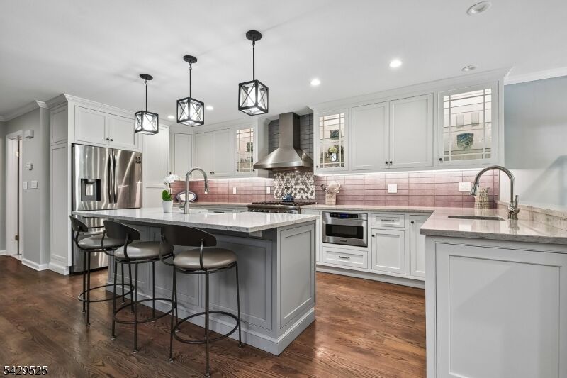 Property Photo:  234 Norwich Ct  NJ 07940 
