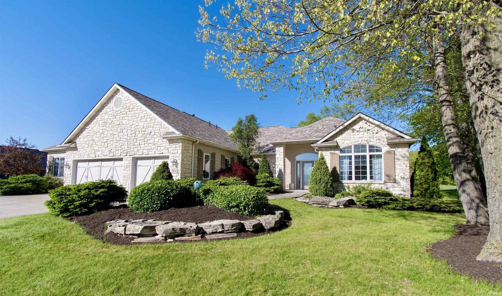 Property Photo: 909 Eagle Trace IN 46755-3465