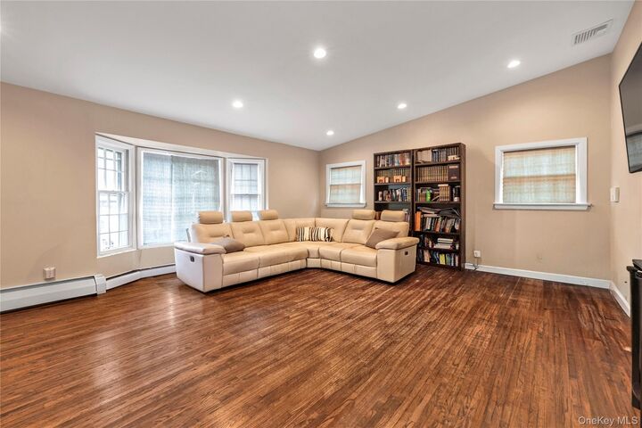 Property Photo:  816 Cliffside Avenue  NY 11581 