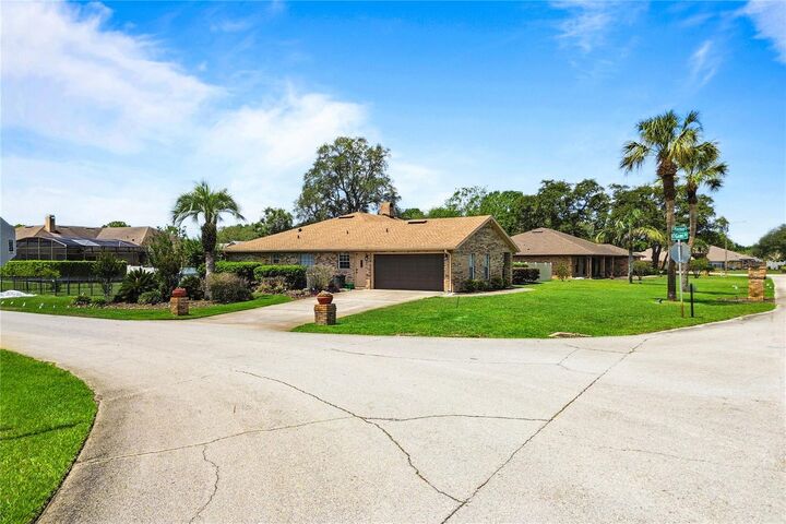 Property Photo: 565 Hayman Court FL 32713