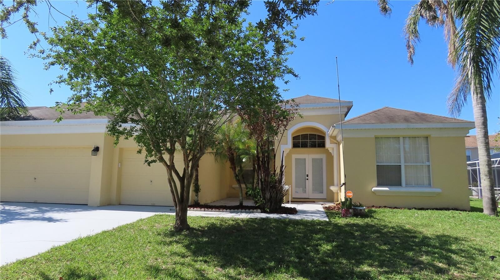 Property Photo: 730 Bridgeway Blvd FL 32828