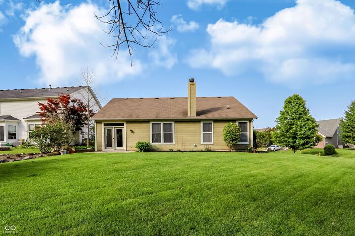 Property Photo:  7068 Summer Oak Drive  IN 46062 