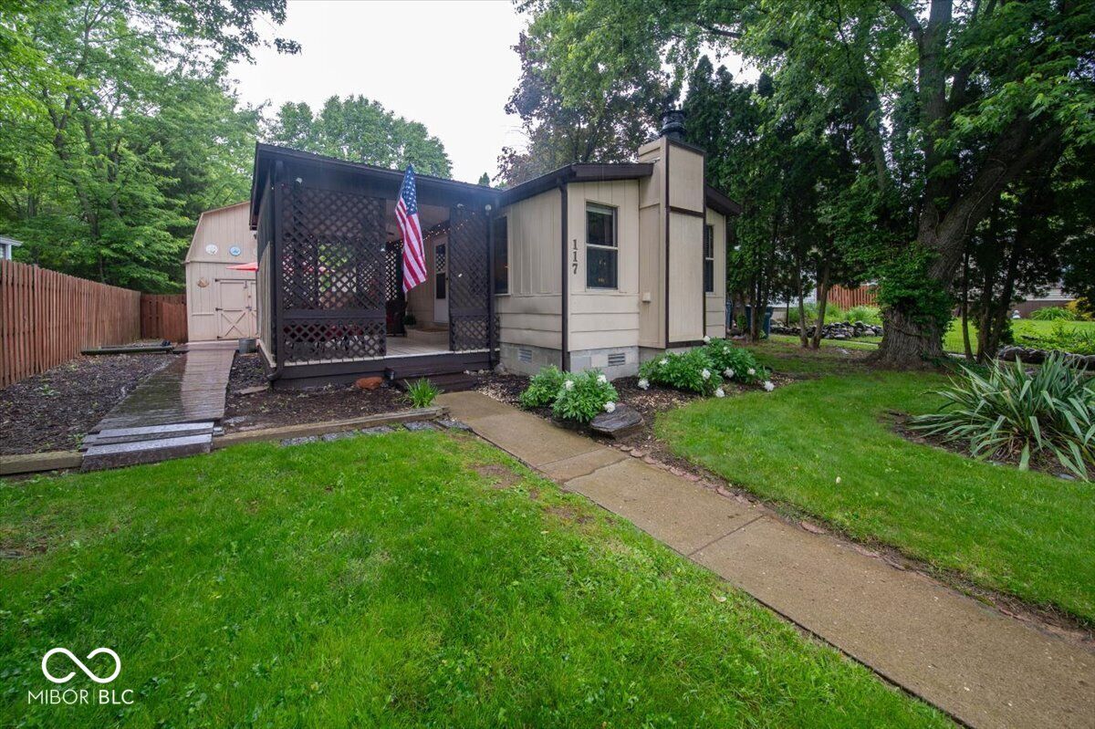 Property Photo:  117 Cottonwood Drive  IN 46034 