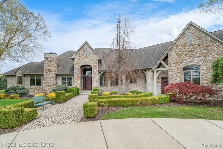 Property Photo:  78642 Harvest Lane  MI 48065 1819 