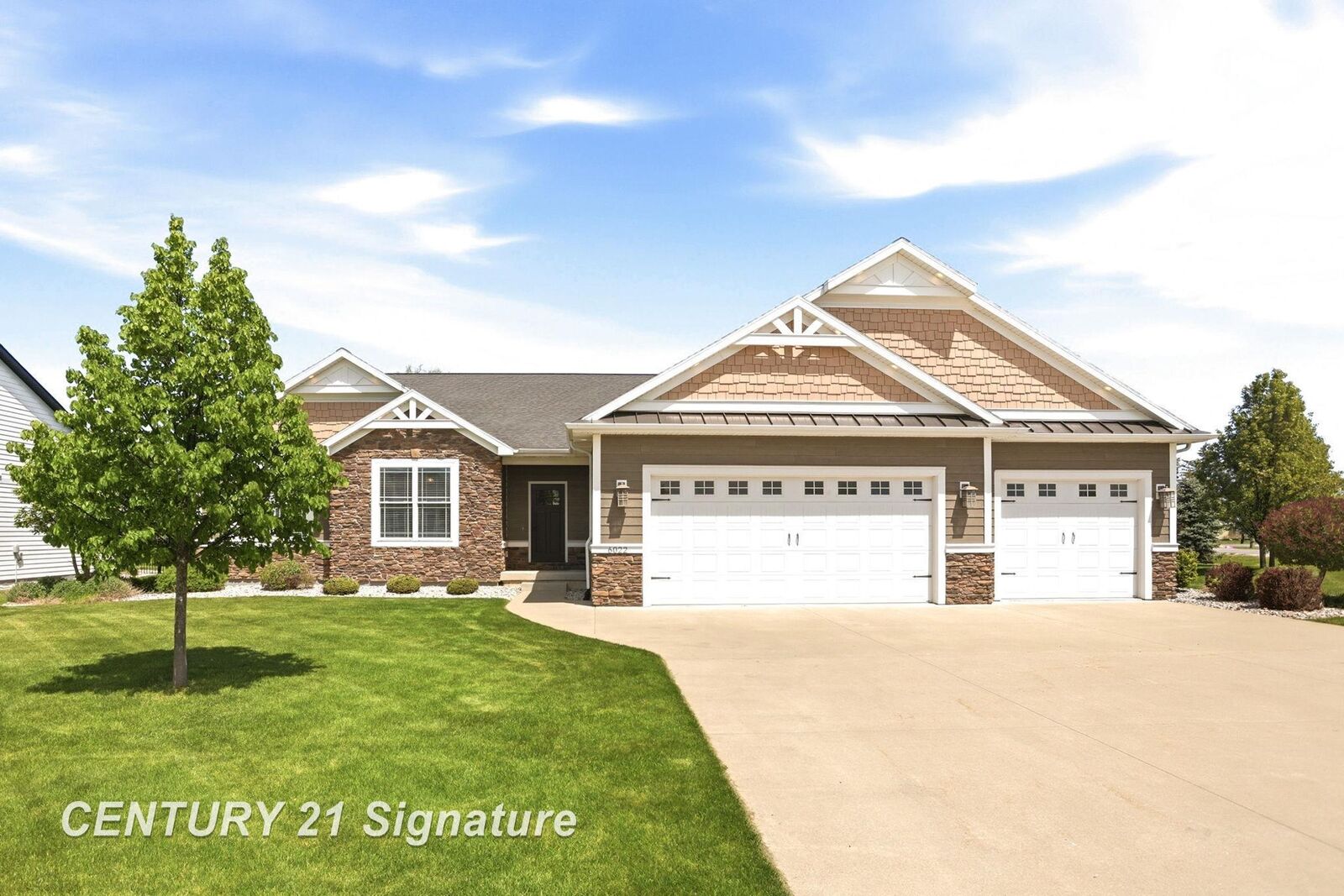 Property Photo:  6022 Shadbush Drive  MI 48603 