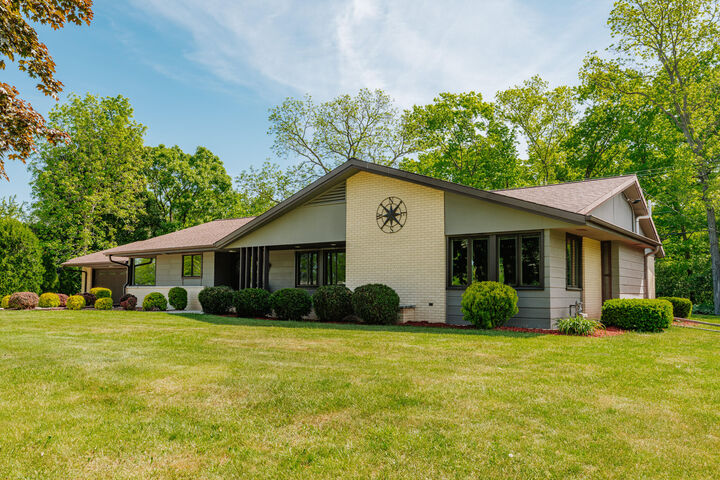 Property Photo: W124s6438 Hawthorne Rd WI 53150