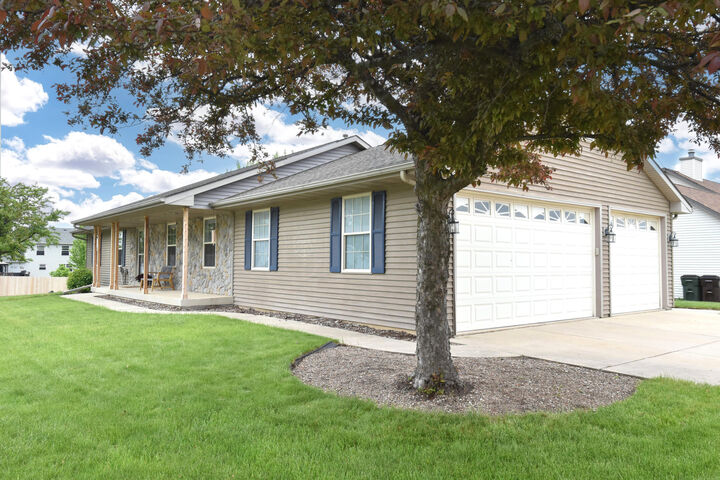 Property Photo:  3655 Princeton Way  WI 53177 