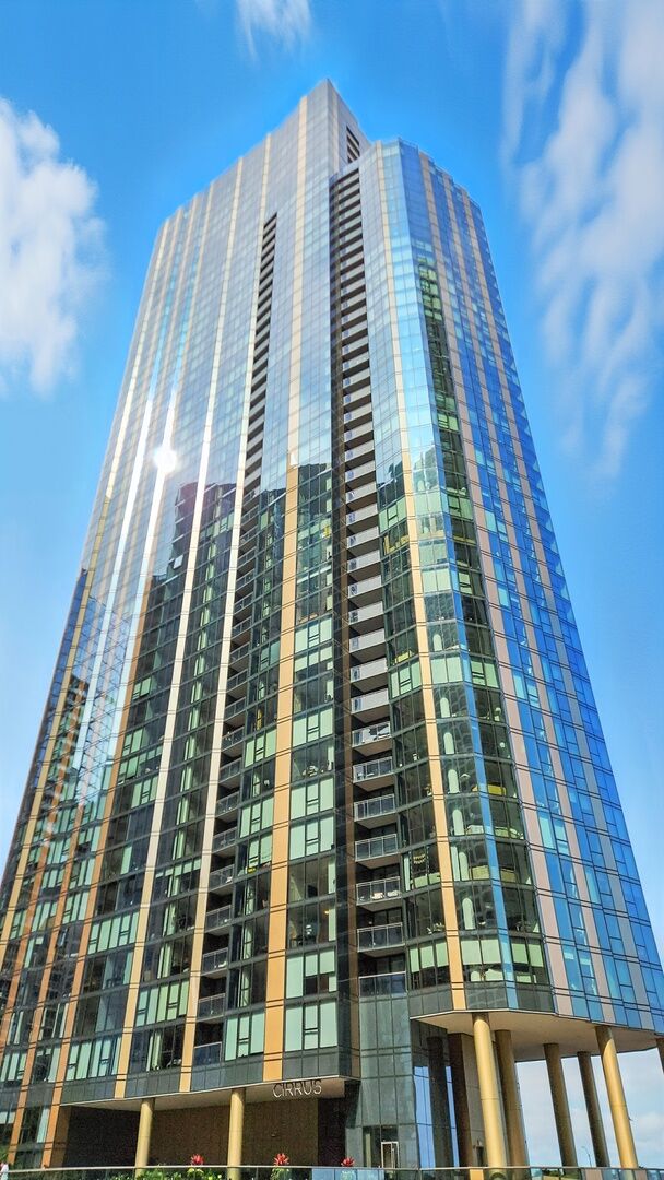 Property Photo: 211 N Harbor Drive 3605 IL 60601
