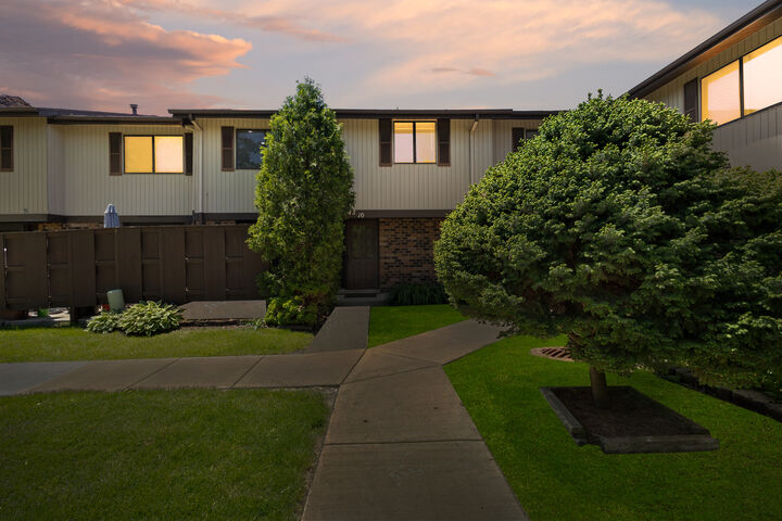 Property Photo:  7345 Winthrop Way 10  IL 60516 
