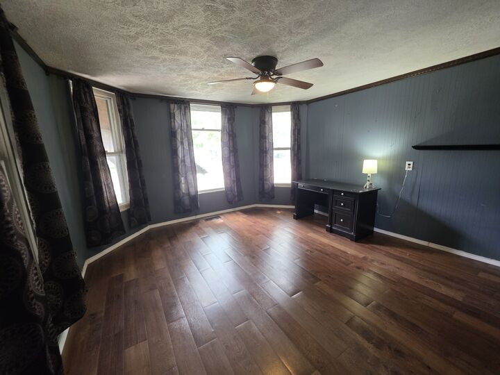 Property Photo: 919 E Johnson Street IL 61727