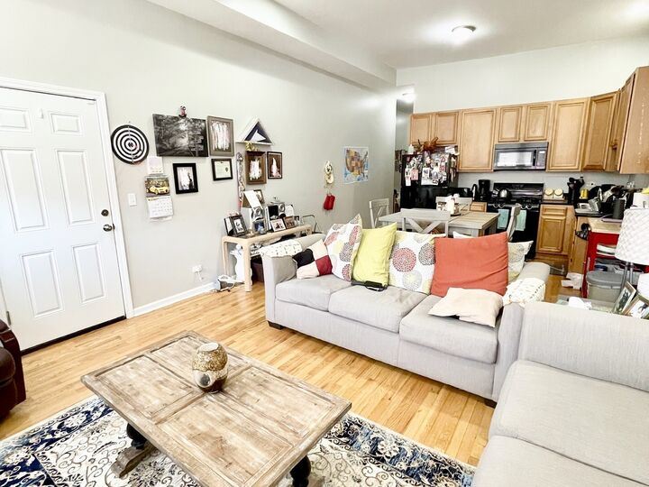 Property Photo:  2438 N Laramie Avenue  IL 60639 