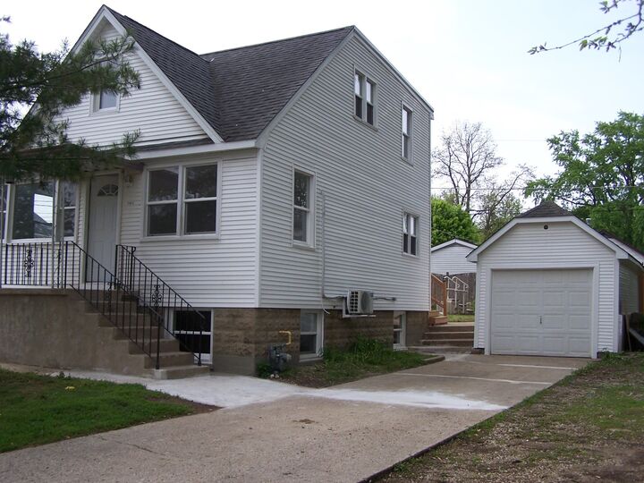 Property Photo:  