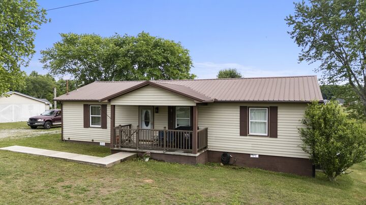 Property Photo: 421 Shady Grove Rd TN 37335