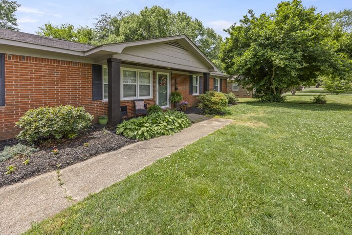 Property Photo:  112 Bel Aire Dr  TN 37398 