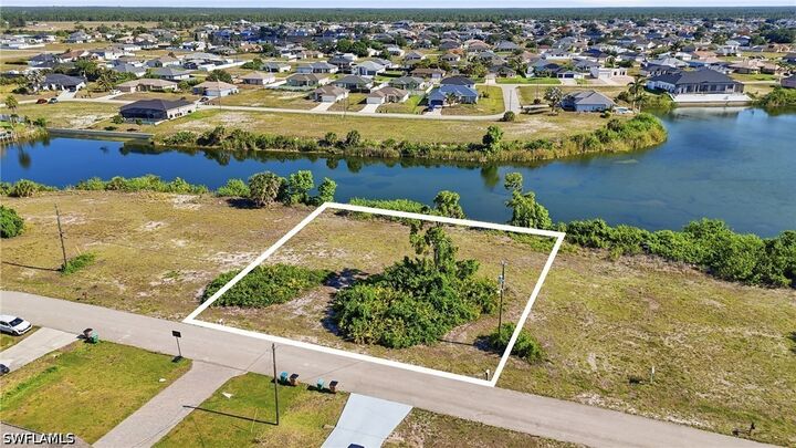 Property Photo:  527 NW 24th Terrace  FL 33993 