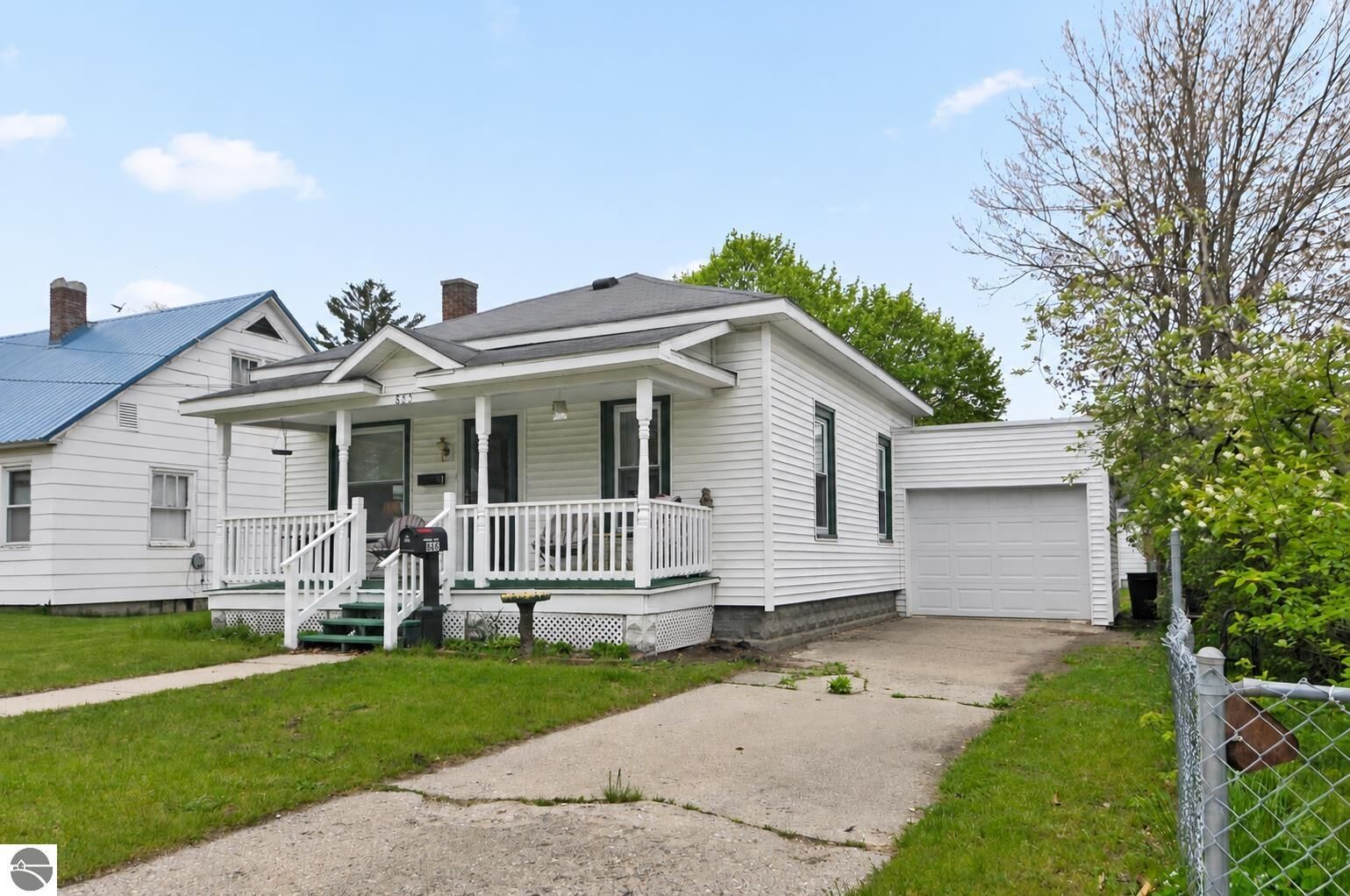 Property Photo:  865 Farrar Street  MI 49601 