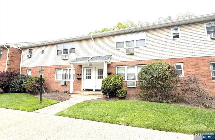 Property Photo:  4 Lakeview C  NJ 07605 
