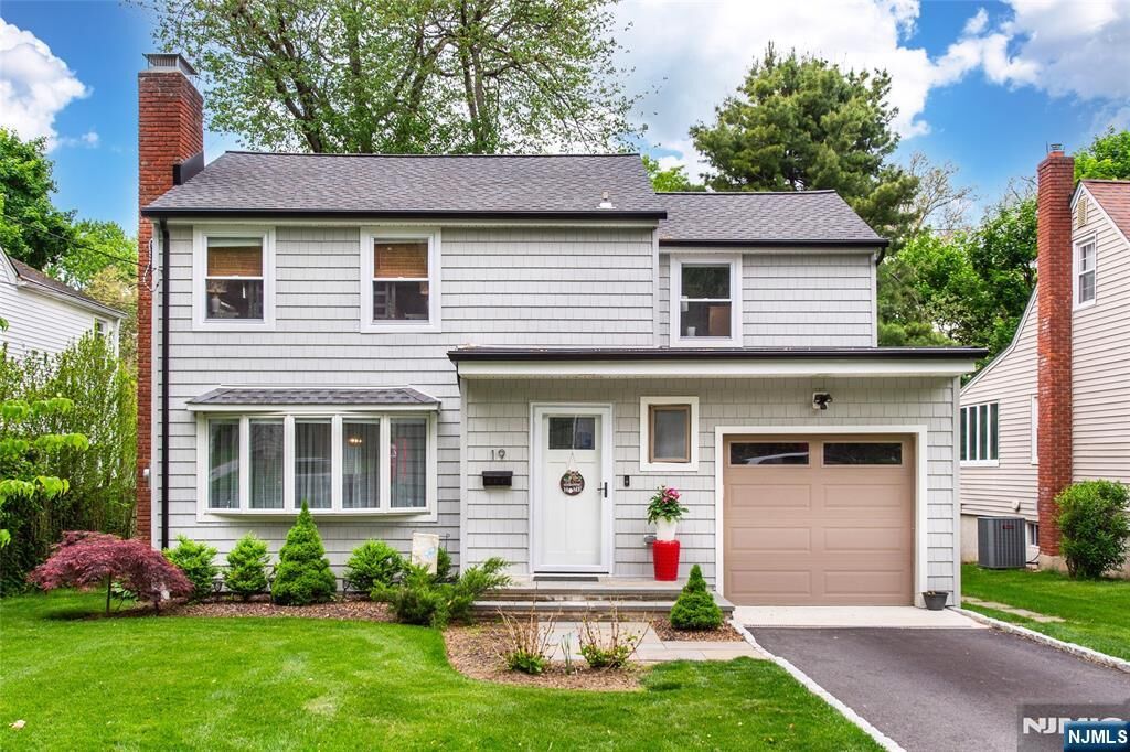 Property Photo:  19 Plymouth Place  NJ 07068 