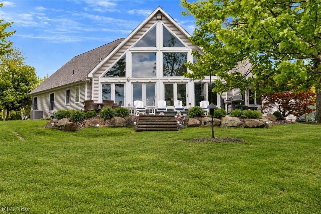 Property Photo:  2252 Heston Drive  OH 44429 