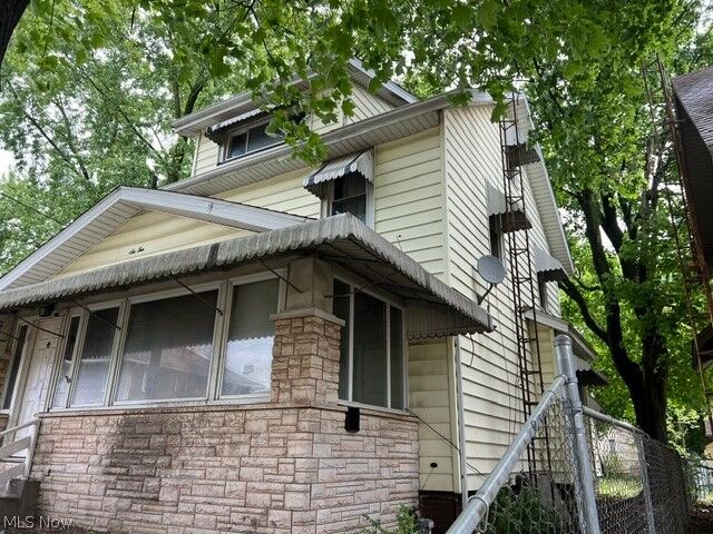 Property Photo:  610 Wertz Avenue SW  OH 44710 