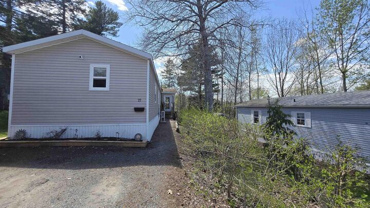 Property Photo:  27 Pinecrest Drive  NS B4N 4W5 