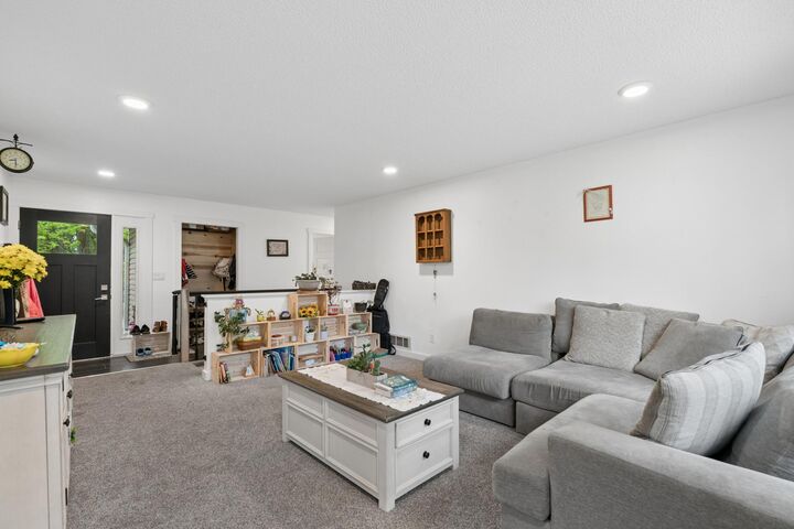 Property Photo:  8893 Autumn Oaks Drive  MN 55373 
