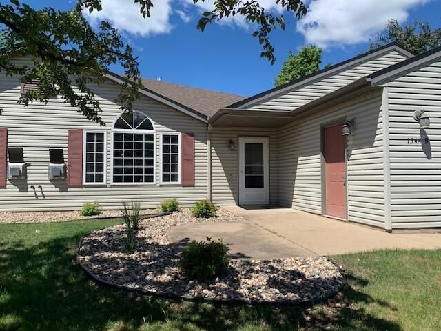 Property Photo:  1344 Carriage Drive 1344-B  WI 54016 