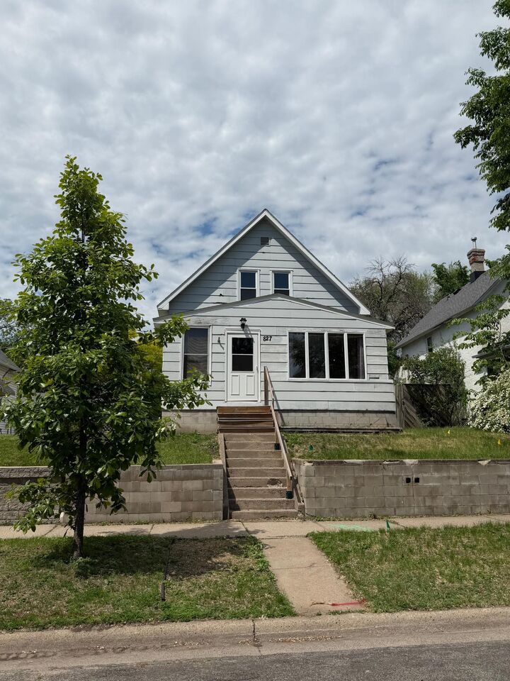 Property Photo:  827 Lafond Avenue  MN 55104 