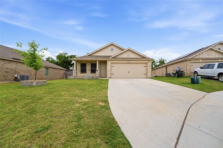 Property Photo:  1408 Yachtclub Drive  TX 76020 