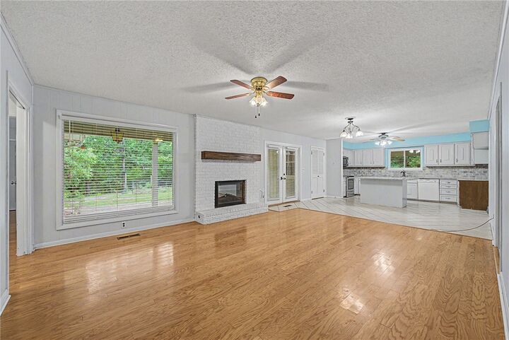 Property Photo:  1966 E Brent Lane  AR 72703 