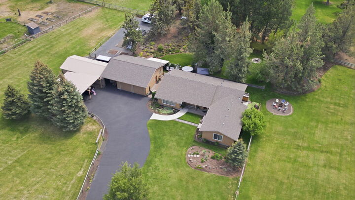 Property Photo: 22539 Martee Lane OR 97701
