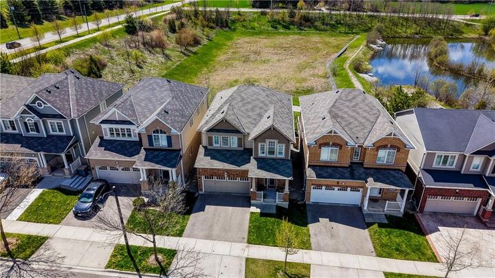 Property Photo: 19 Shoreacres Drive ON N2R 0K7