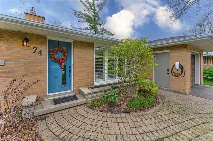 Property Photo: 74 Leaside Place ON N2J 2N5