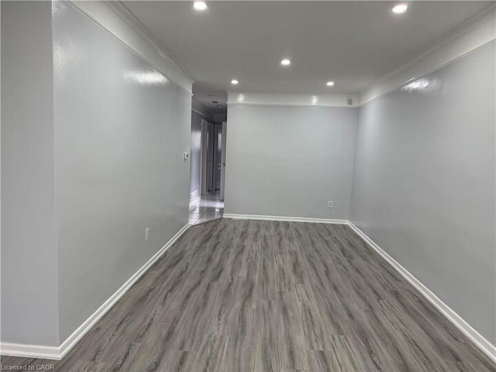 Property Photo:  3172 Mallbridge Crescent  ON L4T 2C6 