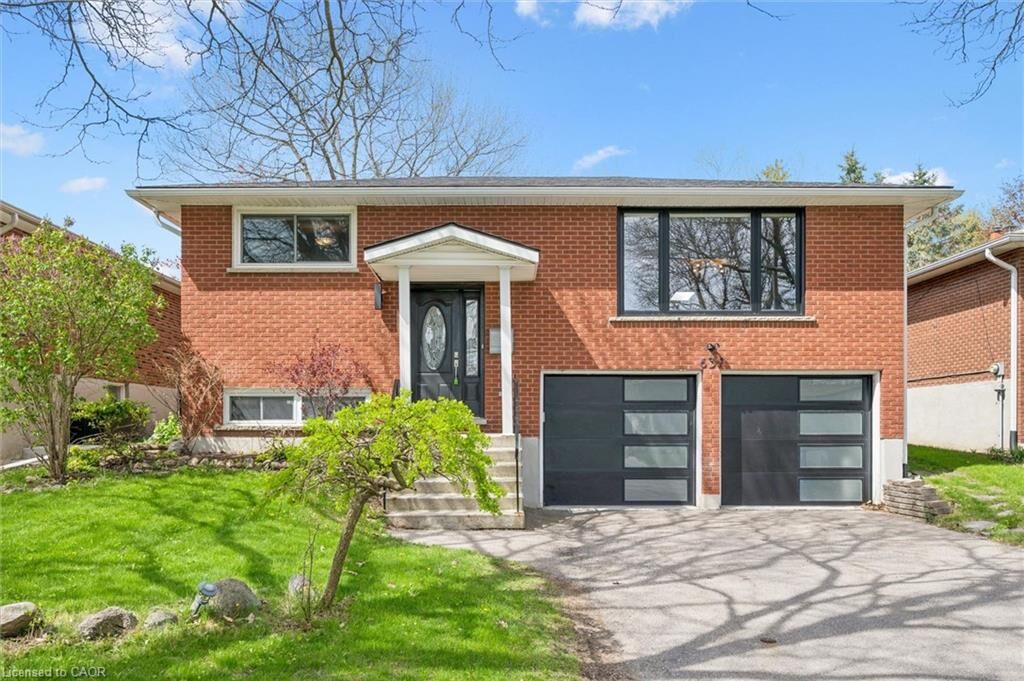 Property Photo:  637 Cedargrove Place  ON N2L 4Y8 