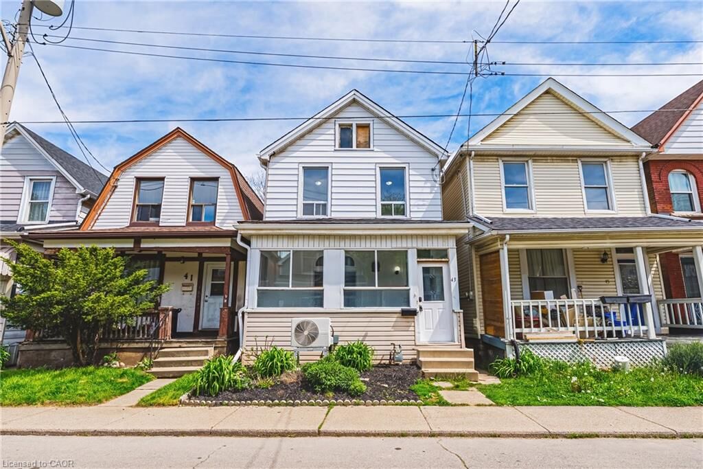 Property Photo:  43 Harvey Street  ON L8L 2L9 