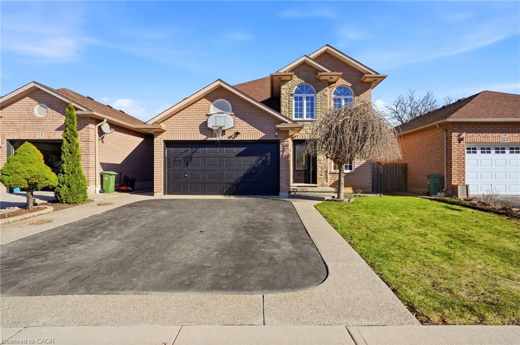 Property Photo:  19 Konstantine Court  ON L9B 2T3 