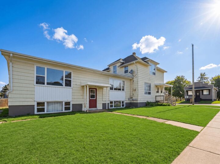 Property Photo:  148-150-152 Cedar Street  PE C1N 3P9 