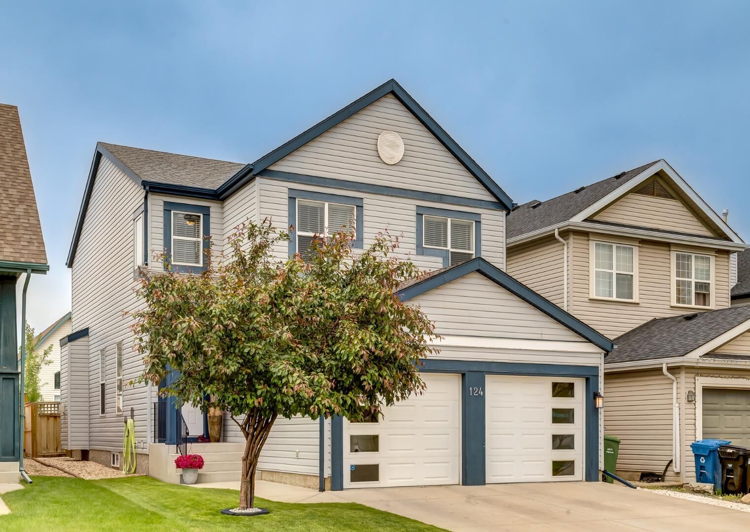 Property Photo:  124 Copperfield Green SE  AB T2Z 4T9 