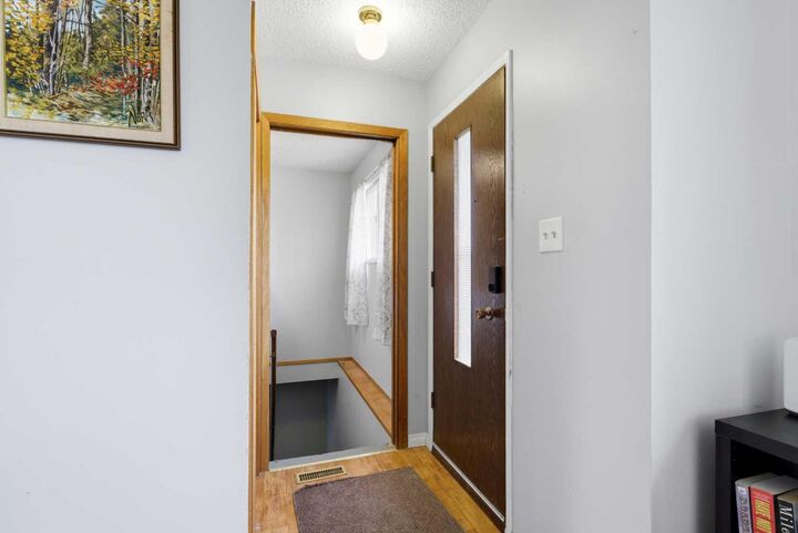 Property Photo:  1117 Grey Avenue  AB T0M 0S0 